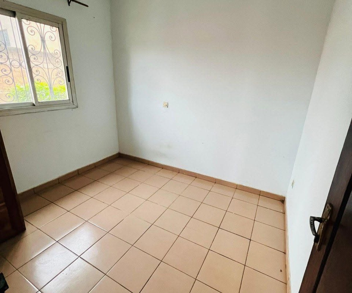 Vaste appartement moderne 2 chambres – Etoudi
