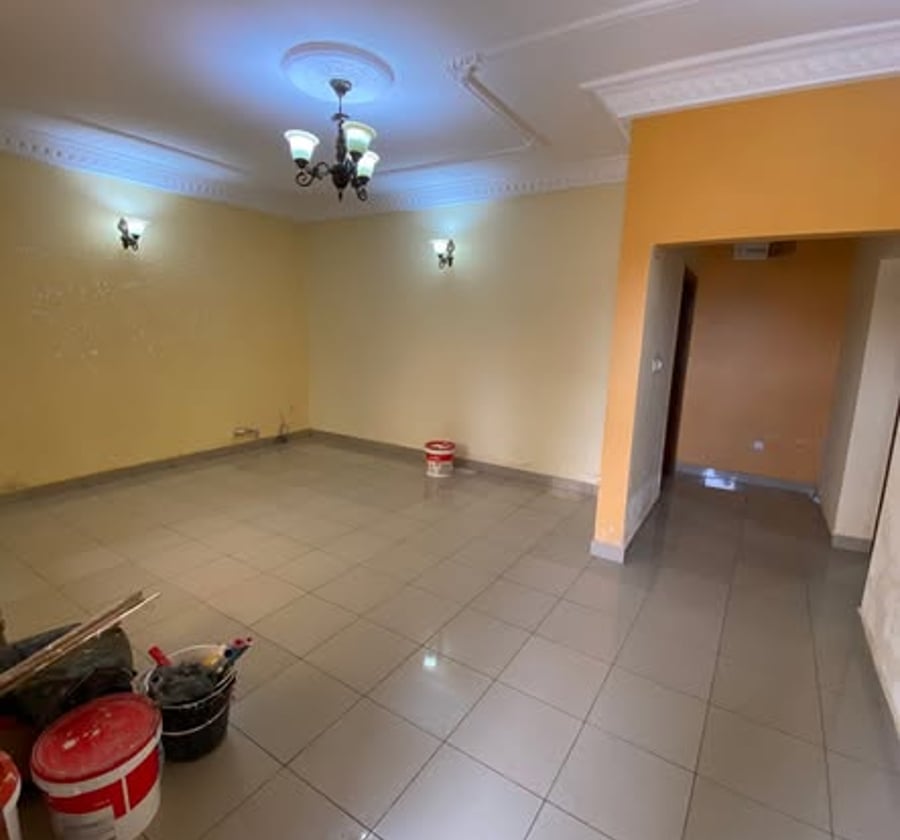 Appartement à louer Odza commissariat