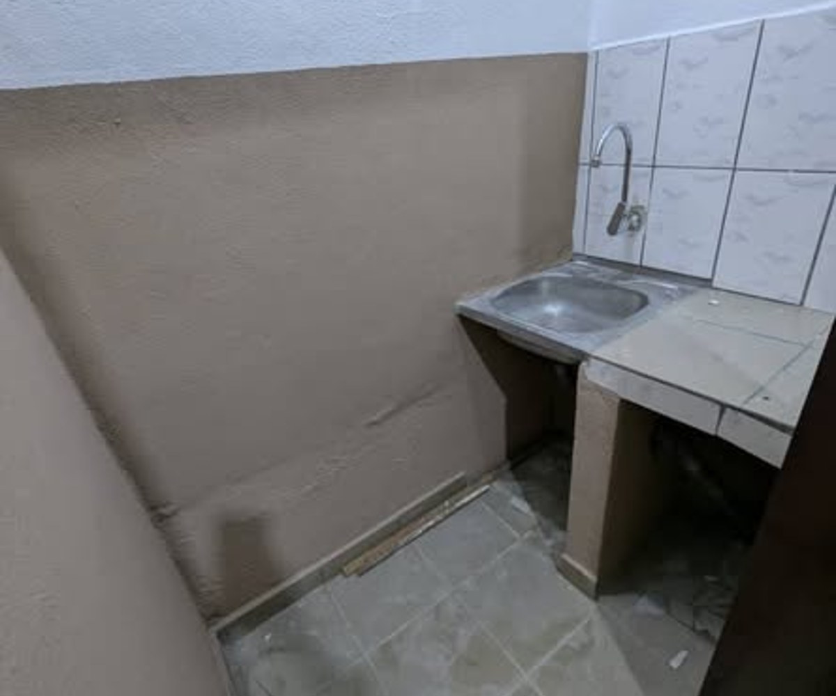 Chambre moderne à louer - Ndogbong, Douala