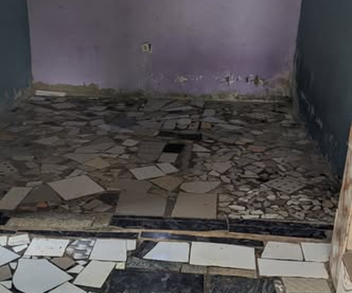 Vaste chambre semi-moderne à louer à Obobogo