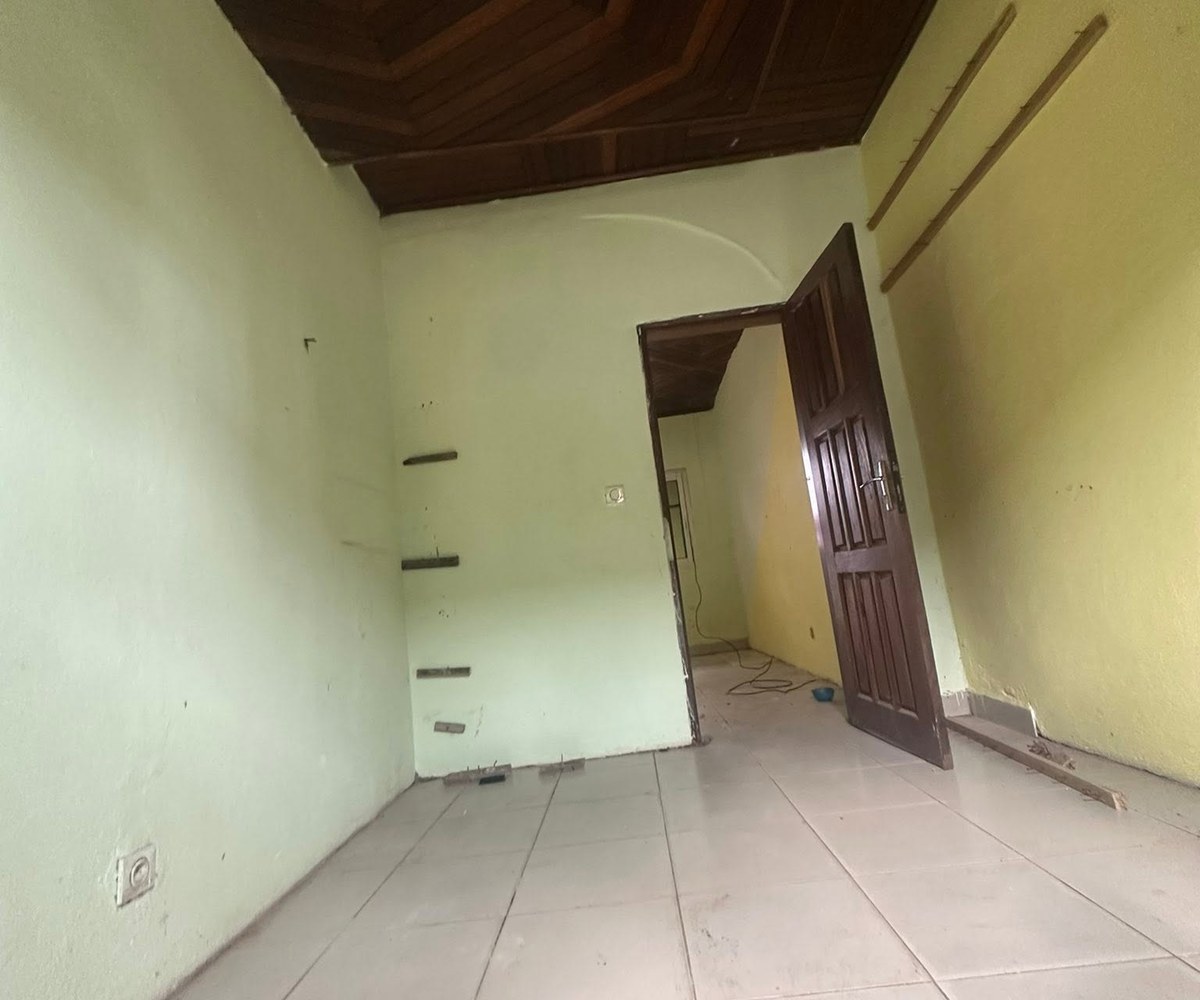 Studio moderne 4 pièces à PK14 Douala
