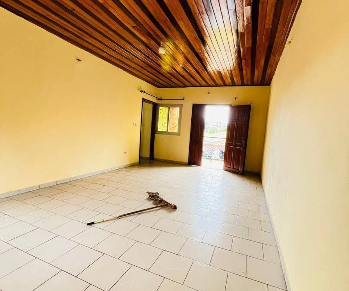 Nsimeyong ( terre rouge ), appartement moderne individuel 02 chambres 03 douches