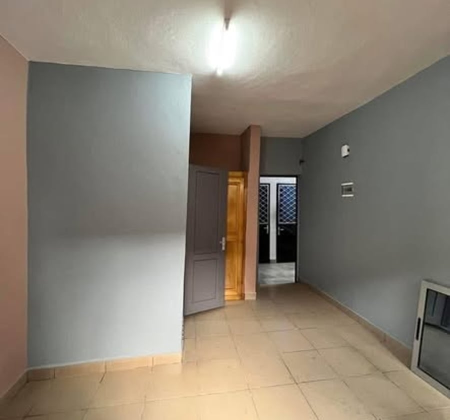 Chambre moderne à louer Ngousso