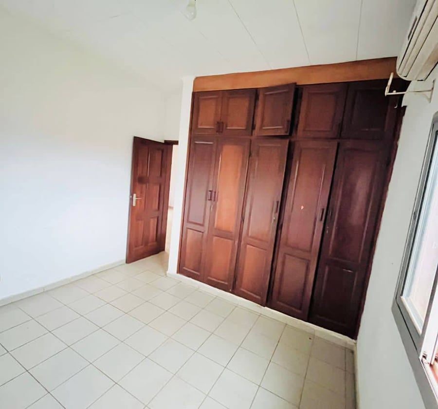 Studio moderne à Biyem Assi Jouvence
