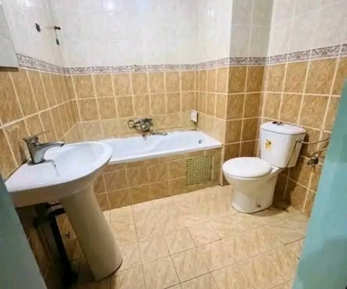 Chambre moderne à louer à Akwa (Lycée)