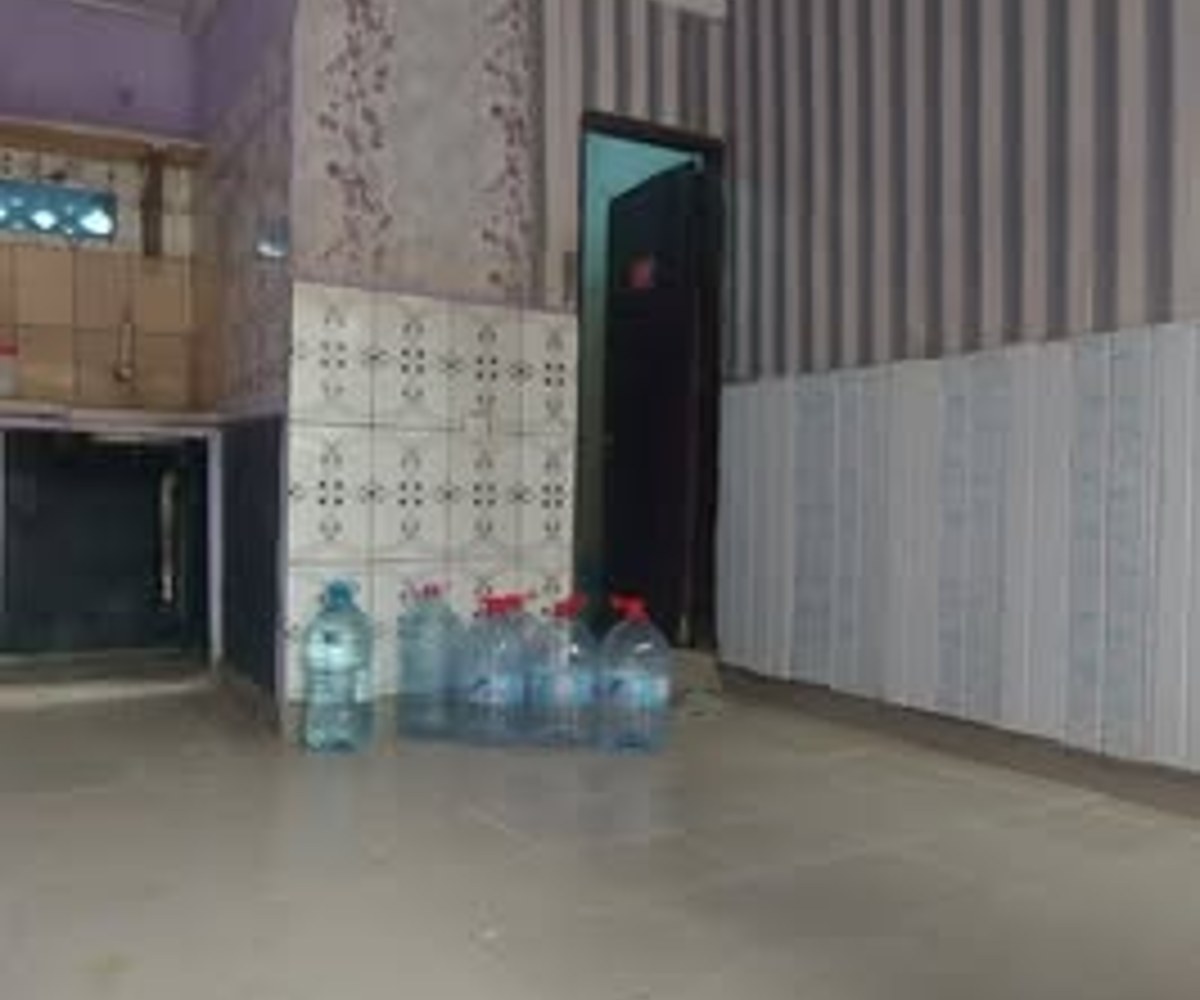 Chambre moderne avec cuisine à Ange Raphaël, Douala