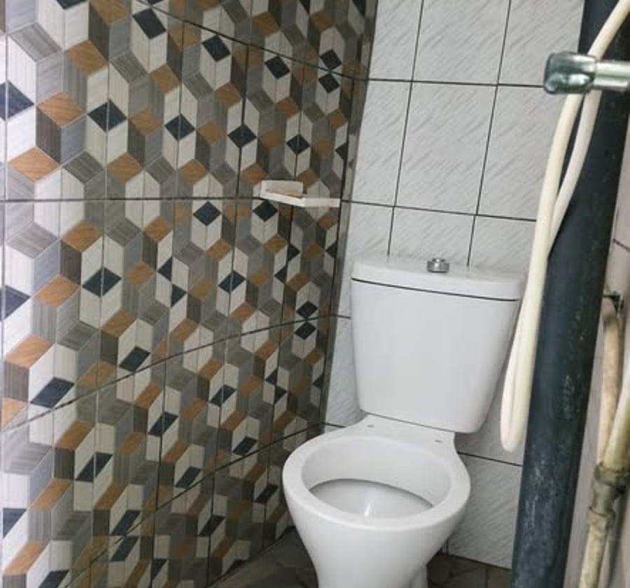 Chambre moderne à louer – Mendong