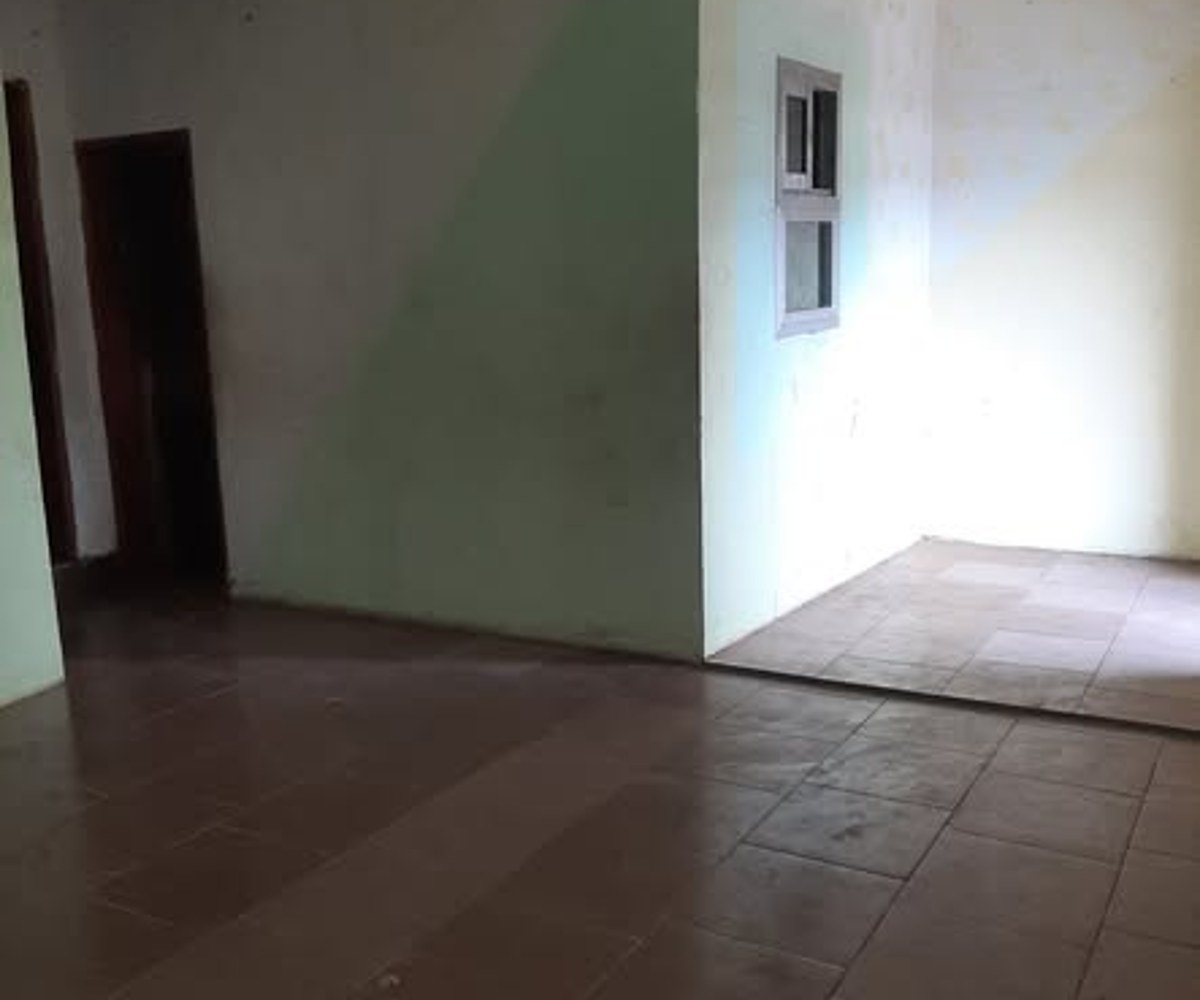 Appartement moderne à PK10, derrière le marché
