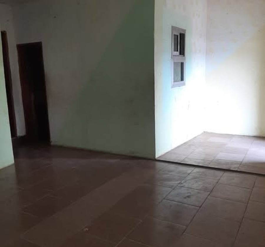 Appartement moderne à PK10, derrière le marché