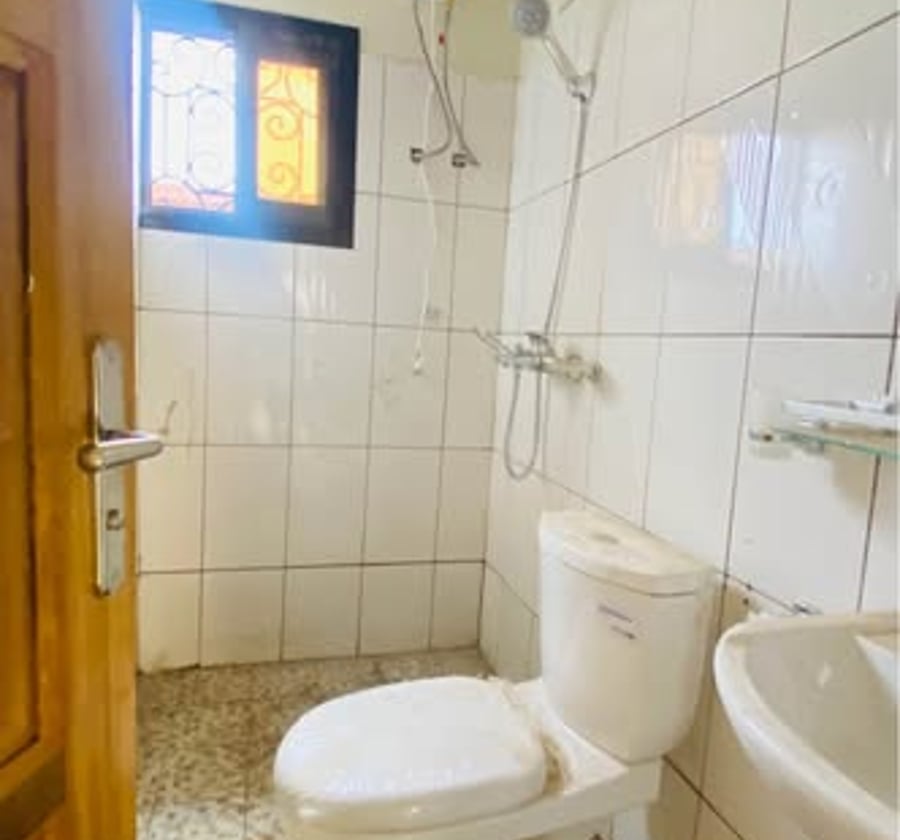 Studio moderne à louer à Biyem-Assi