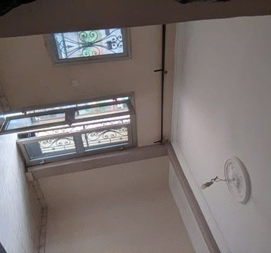 Studio haut standing à louer à Awae Escalier