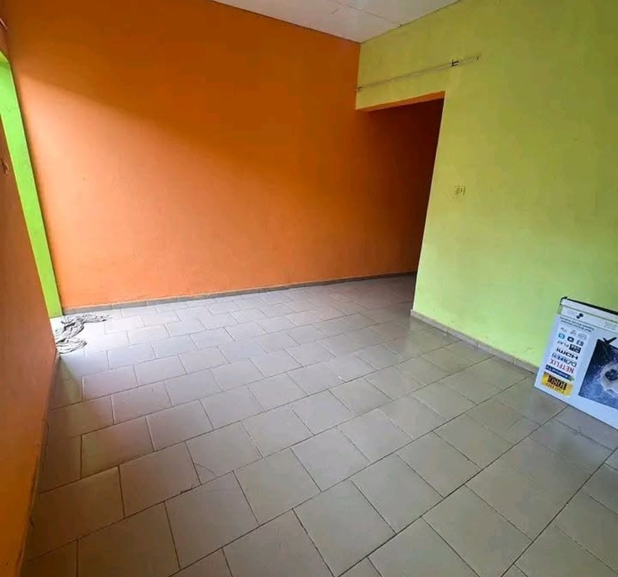 Studio moderne à louer à Nkolmesseng