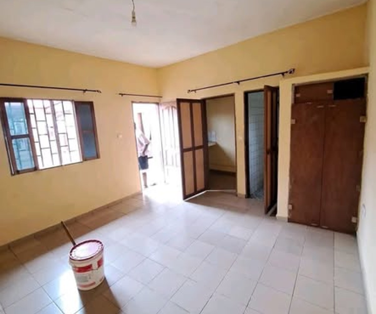Chambre moderne à Nkoabang, Yaoundé