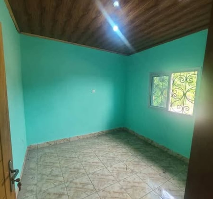Studio moderne – Petit marché Odza