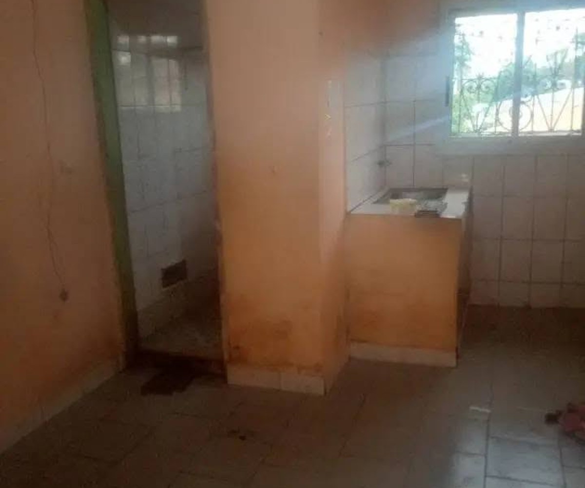 Grande chambre avec cuisine américaine - Nkolbisson