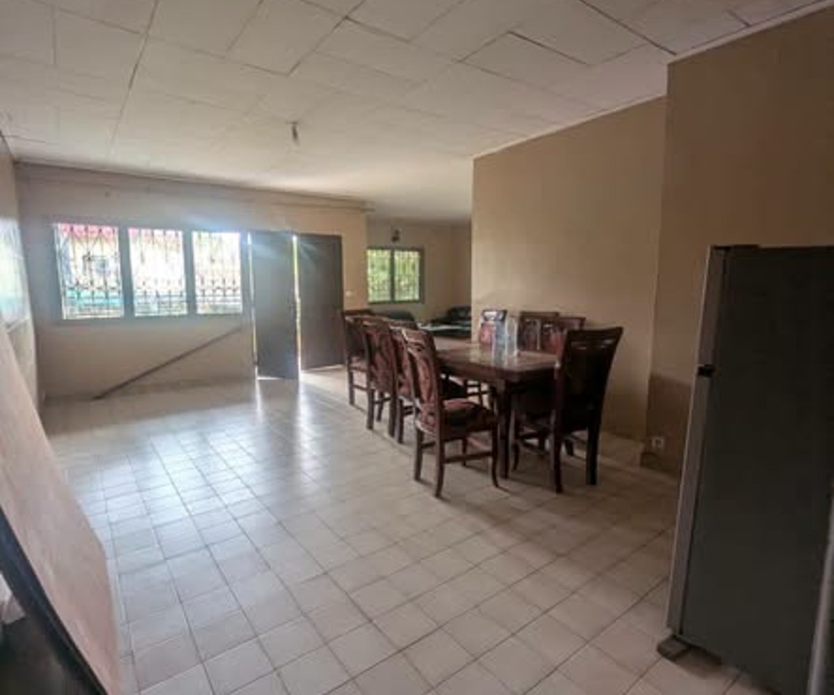 Villa à louer – Titi Garage, Yaoundé