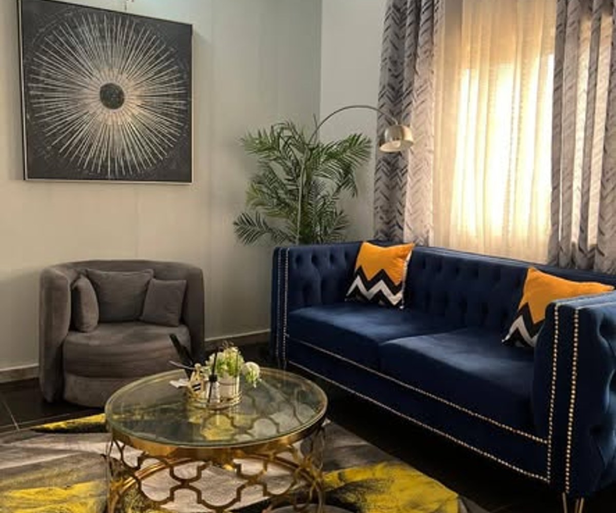 Studio meublé à Essos Titi Garage - 25 000 F/nuit