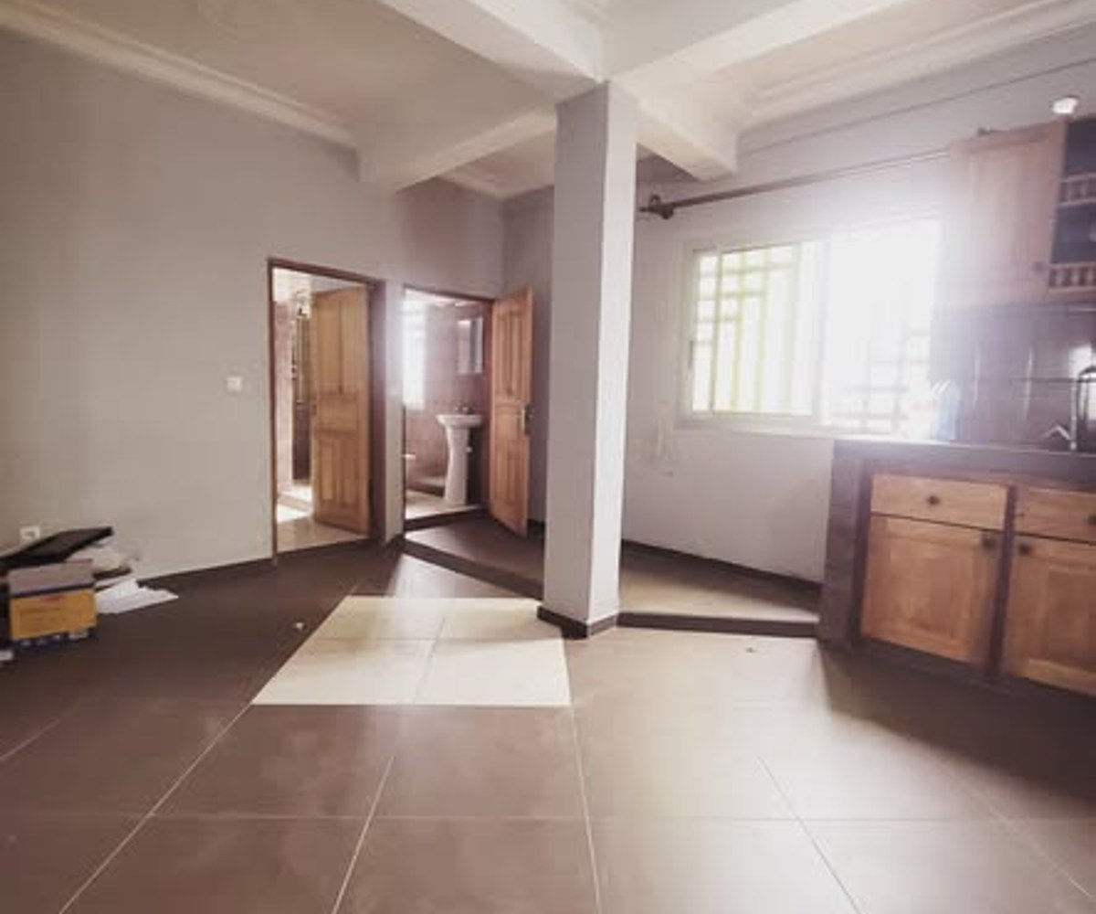 Studio moderne à louer – Makepe Chefferie
