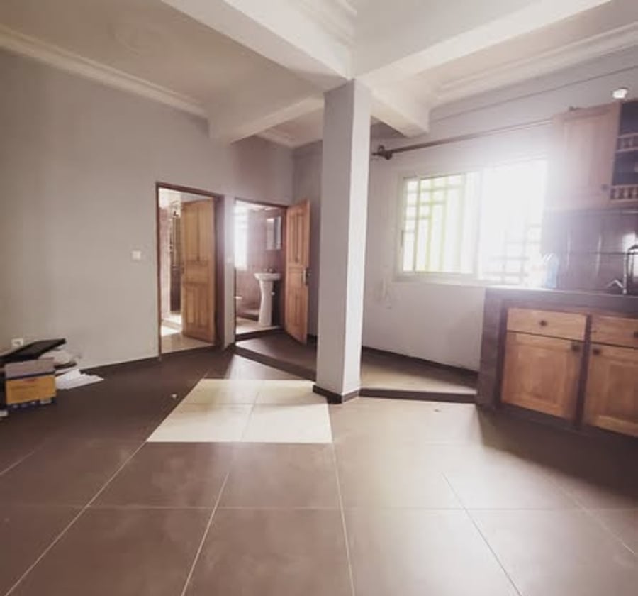 Studio moderne à louer – Makepe Chefferie