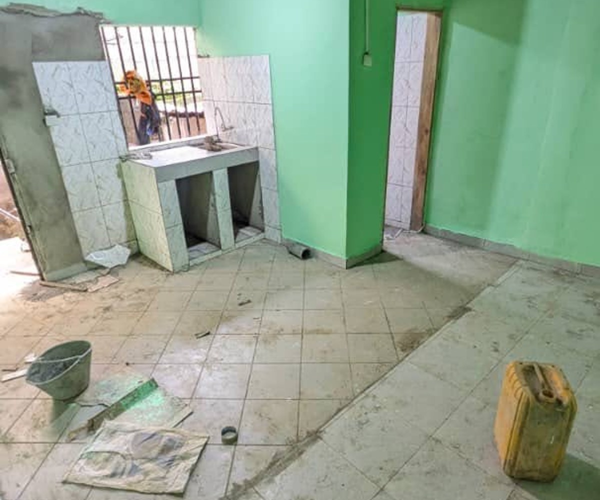 Chambre moderne à louer à Emana