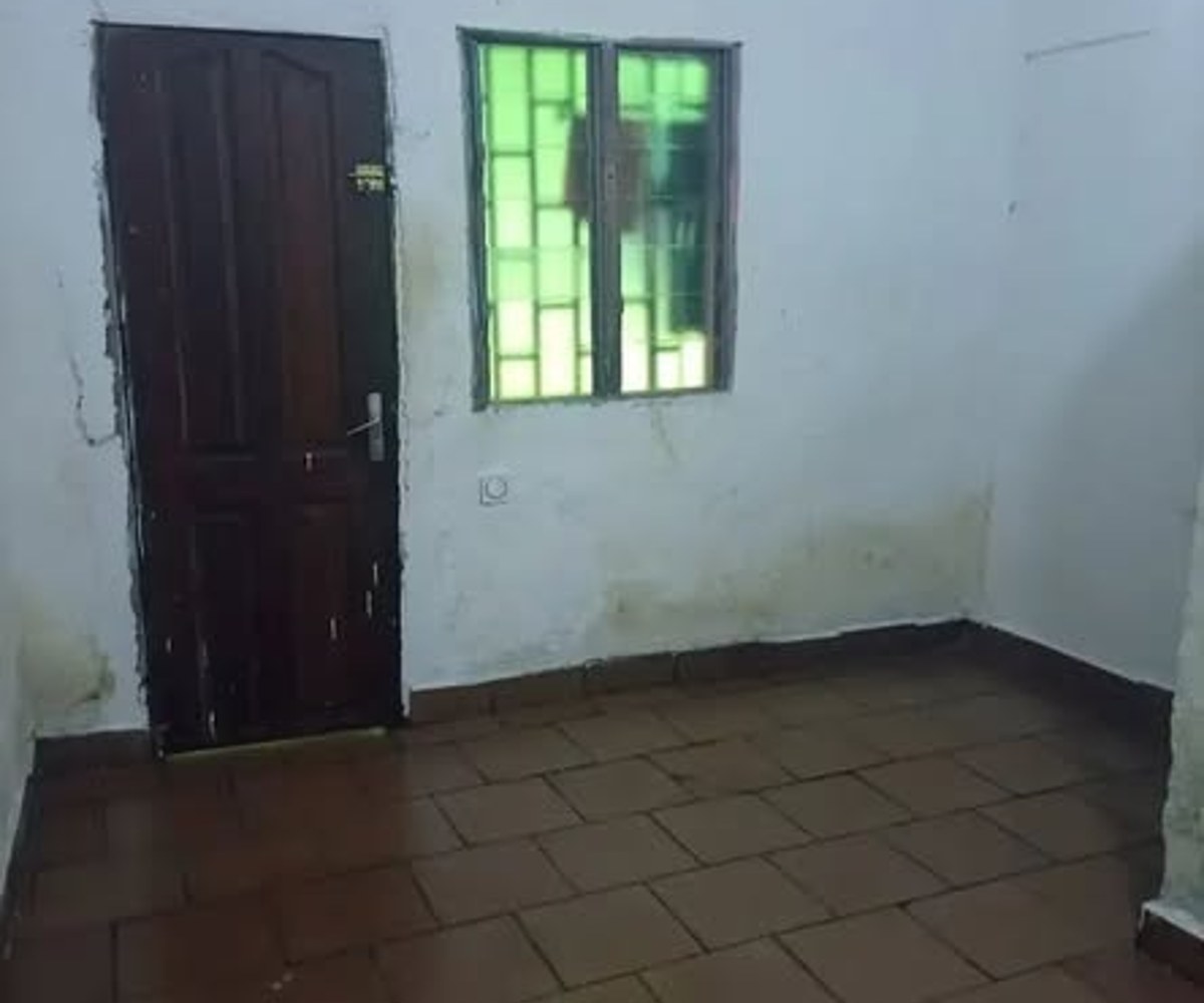 Jolie chambre moderne à louer à Beedi