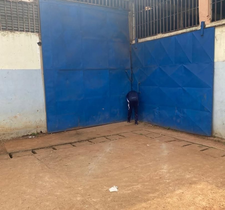 Entrepôt de 3000 m² à louer à Tsinga Village
