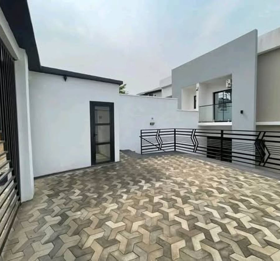 Magnifique Maison Duplex R+1 avec studio - Yassa Cité Chirac