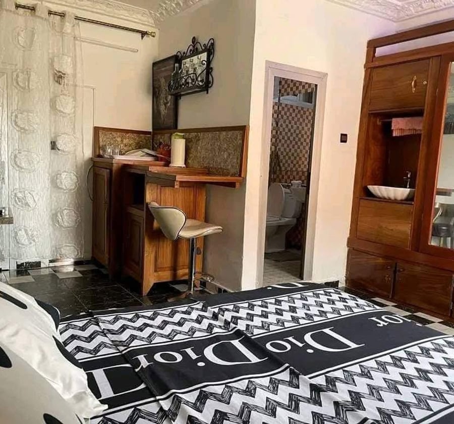 Chambre meublée à Bastos