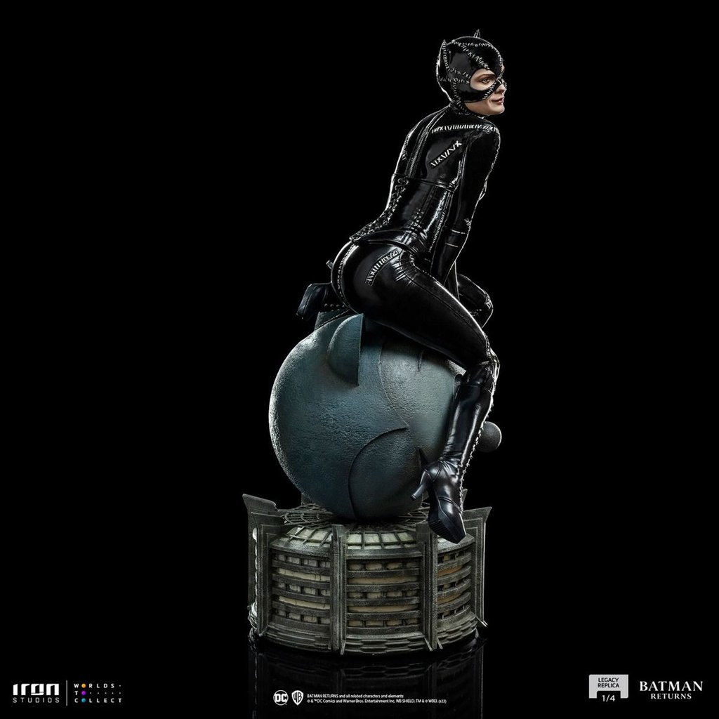 Gatúbela - Batman Returns DC Comics Escala 1:4 por Iron Studios