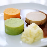 Sooft Meals Porsjonspakke Medisterkaker med Grønnsaker og Saus 295 G Delikat Moset Mat