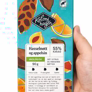 Økologisk mørk sjokolade med hasselnøtter og tørkede appelsinbiter