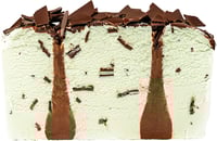 Skåret Dirty Mint Mintis med Sjokoflakes og Sjokoladesaus 2stk