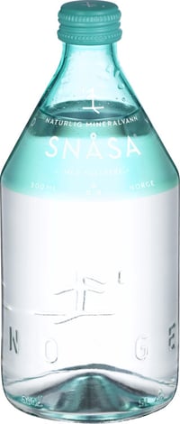 Snåsa Naturlig Mineralvann med Kullsyre Glass