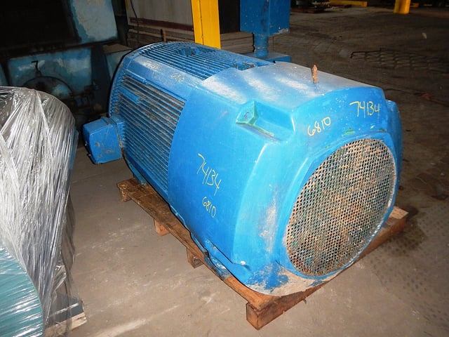 2edcd51f-5adf-4e1a-df62-0e160fa27600