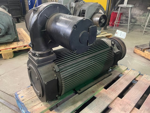 f5277325-412d-4280-7fa6-bf565c577300