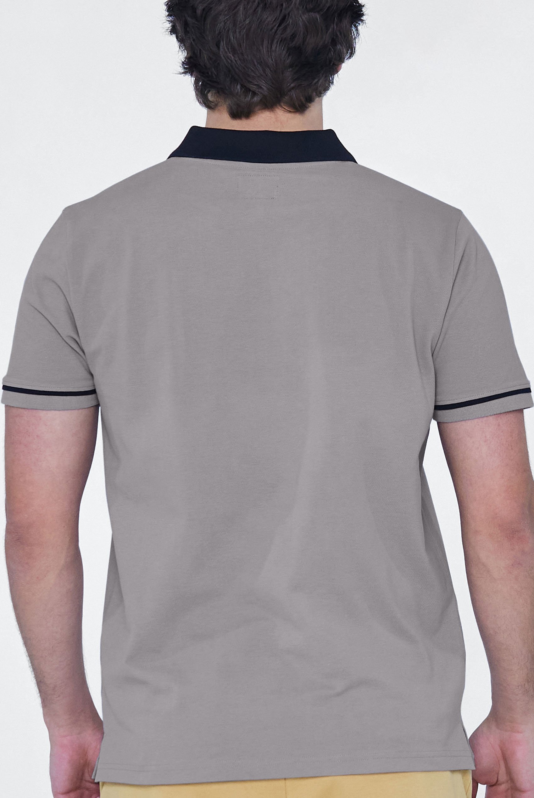 Contrast Collar Zip-Up Polo Shirt