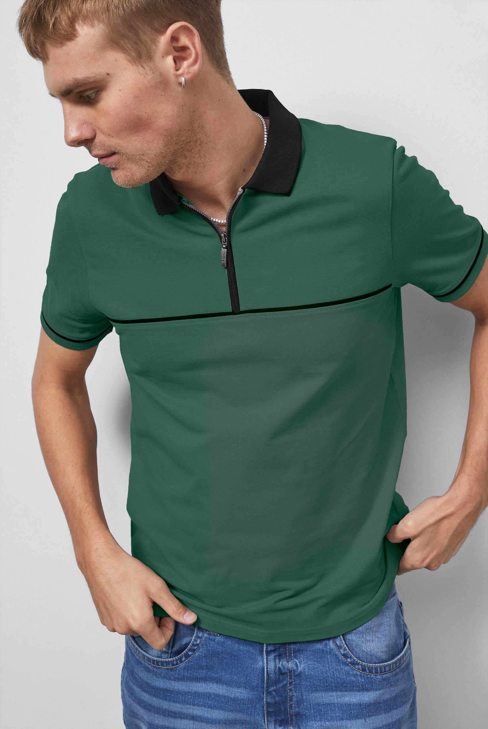 Contrast Collar Zip-Up Polo Shirt