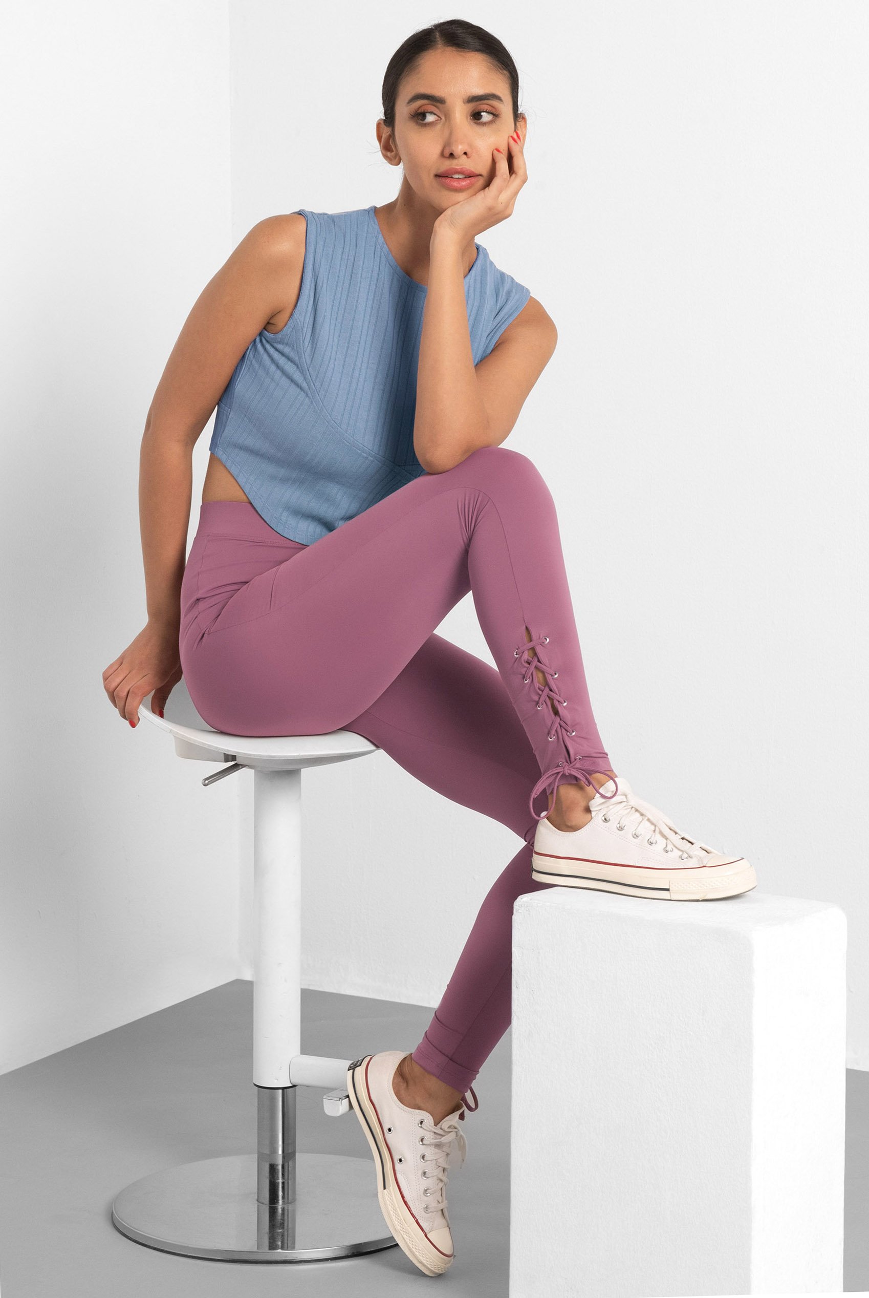 Sleeveless Curve Hem Workout Top