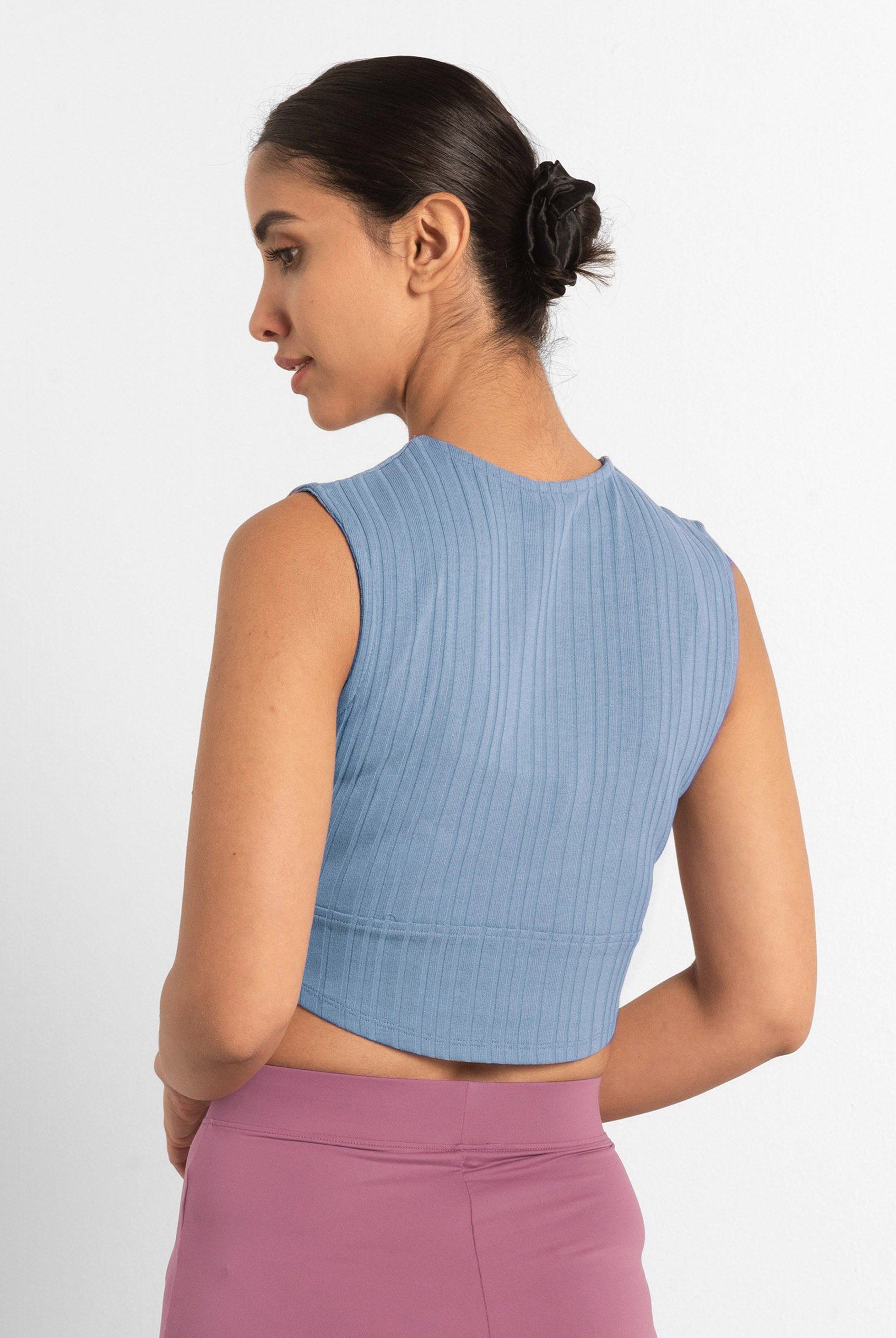 Sleeveless Curve Hem Workout Top