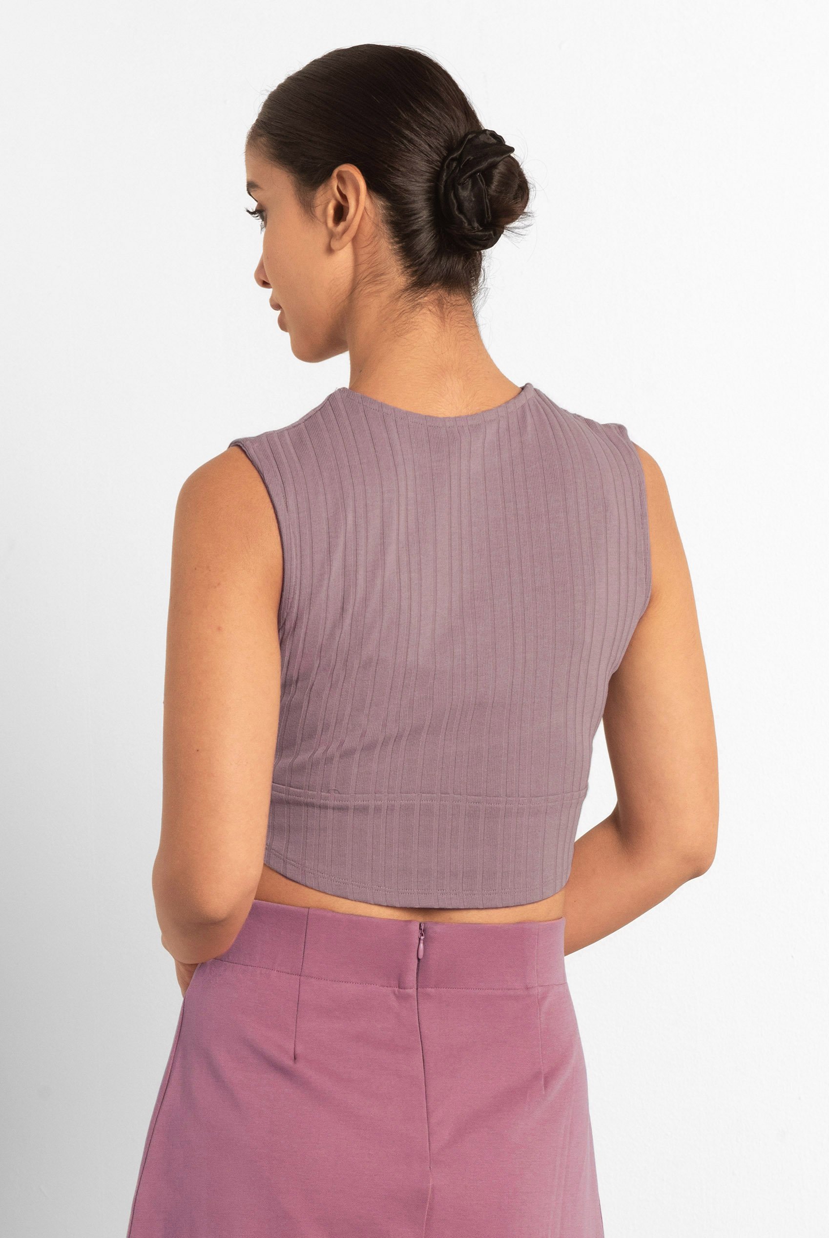 Sleeveless Curve Hem Workout Top