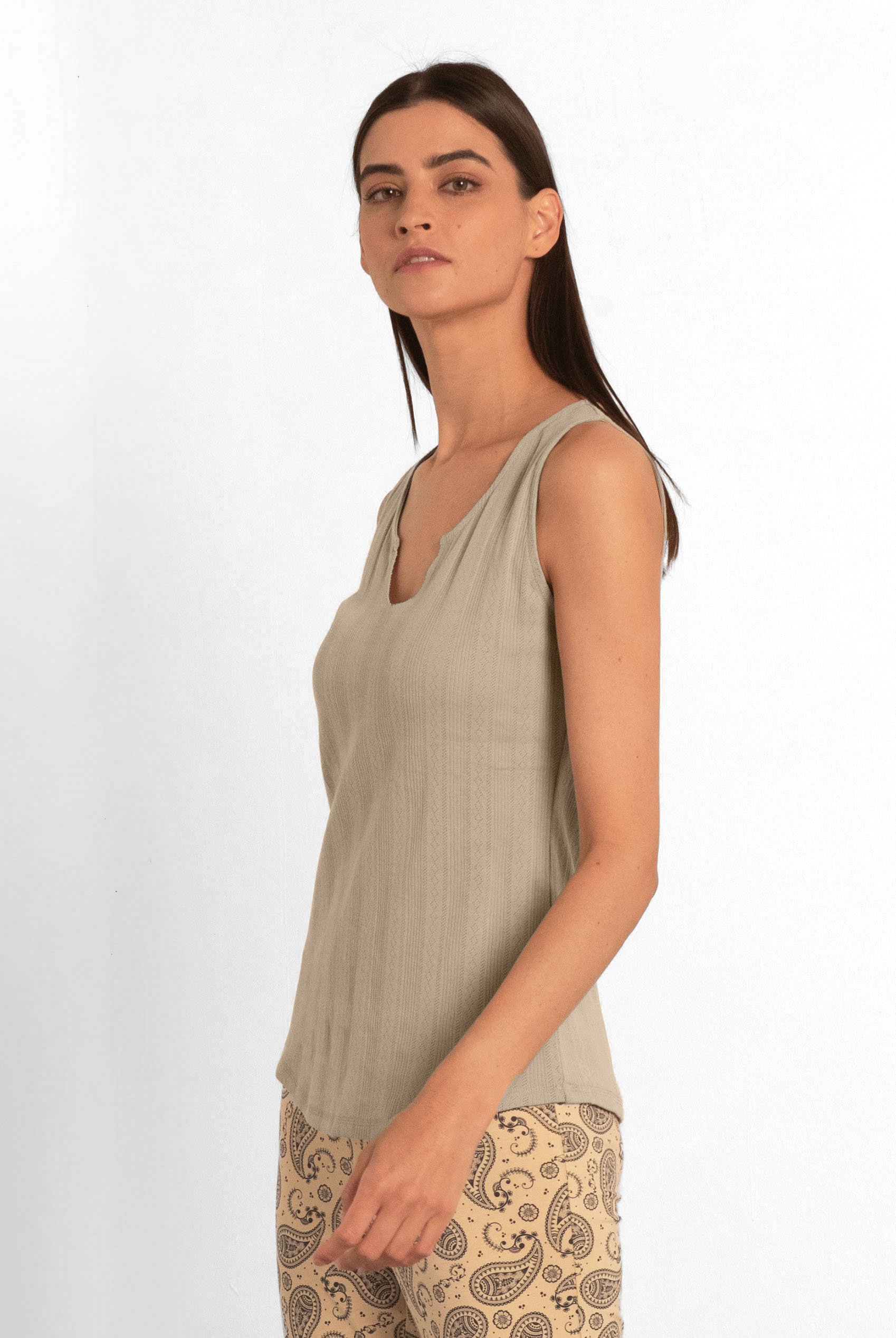 Textured Sleeveless V-neck Tank Top
