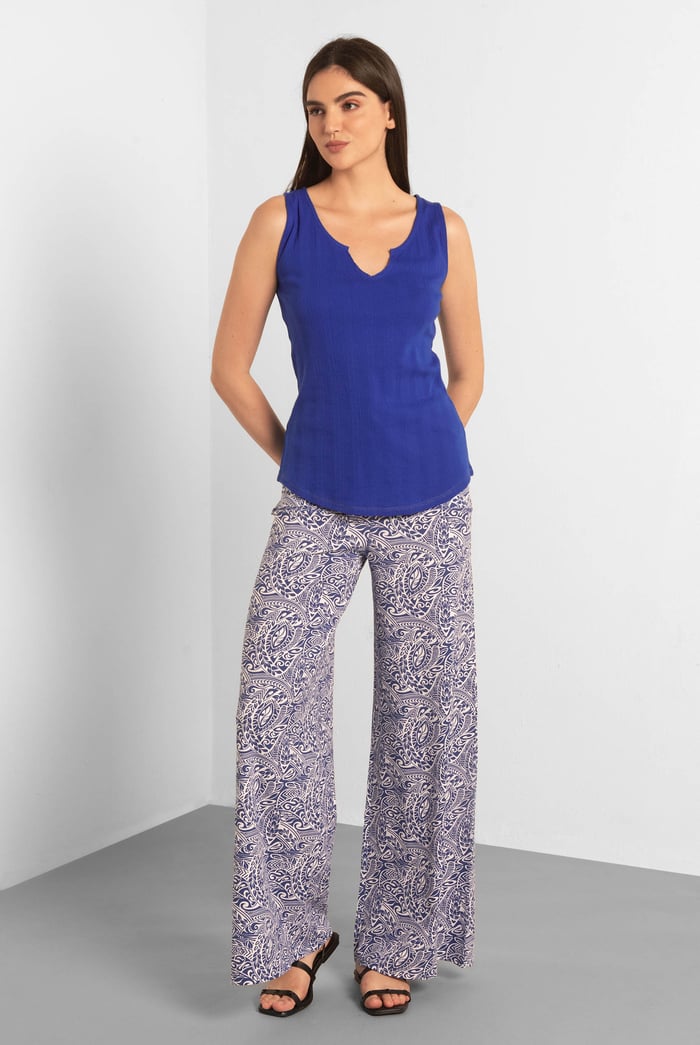 Textured Sleeveless V-neck Tank Top