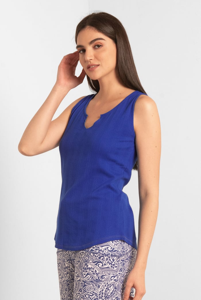 Textured Sleeveless V-neck Tank Top