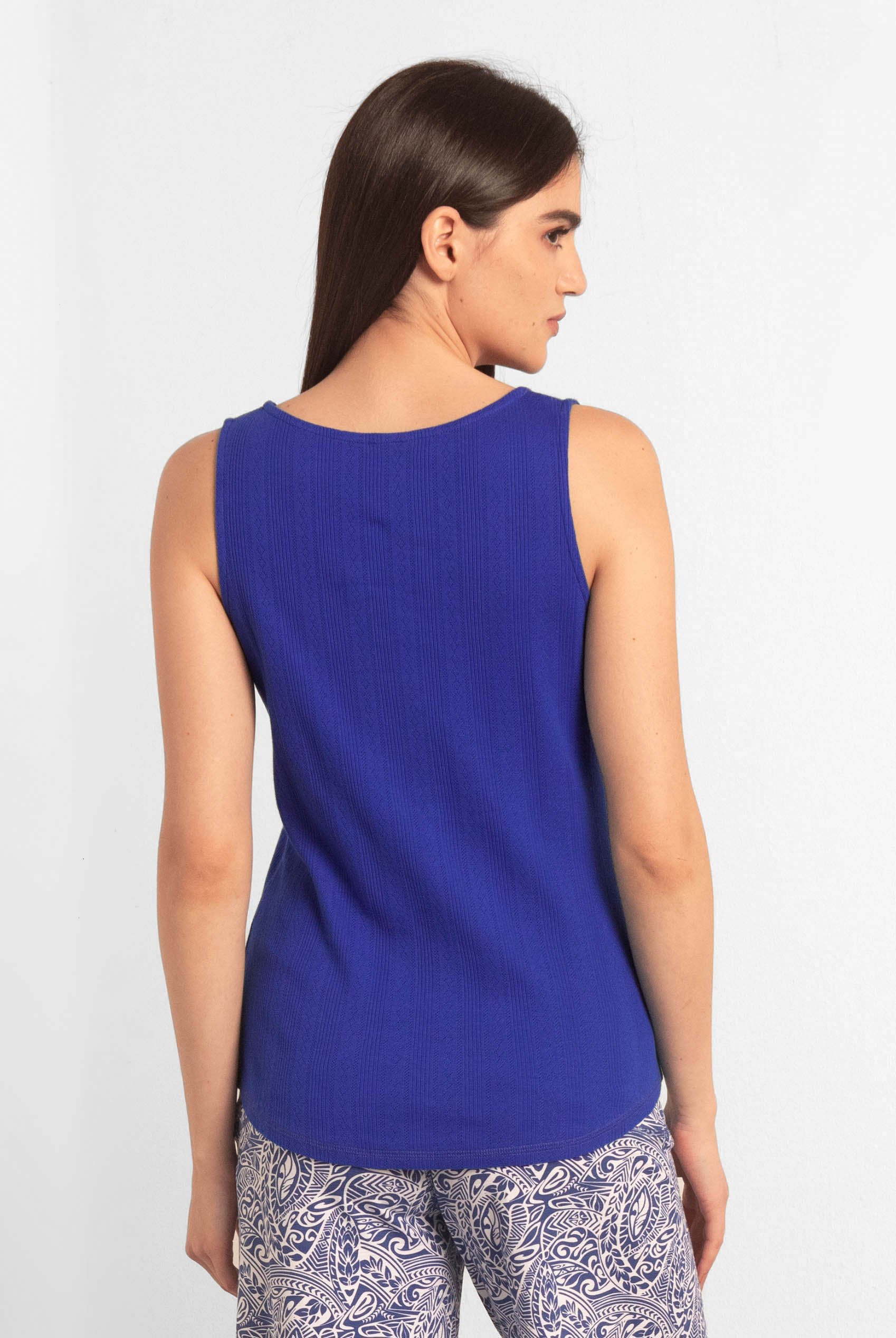 Textured Sleeveless V-neck Tank Top