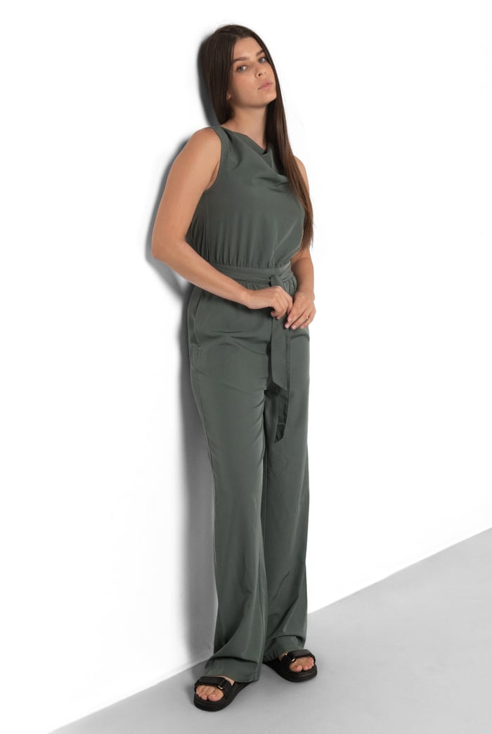 Women’s Sleeveless Blended Fabric Jumpsuit
