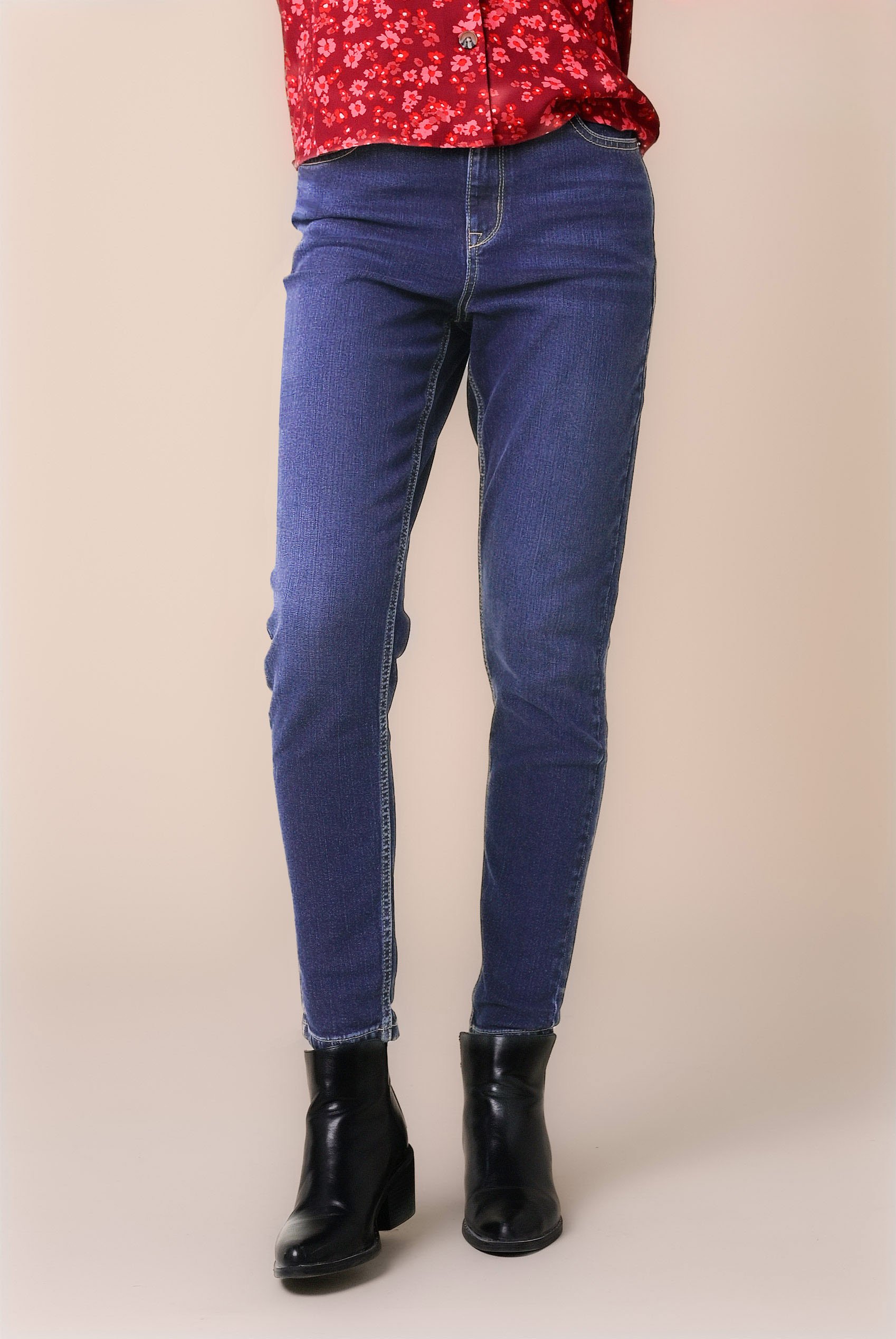 Womens Blue Tapared Leg Jeans