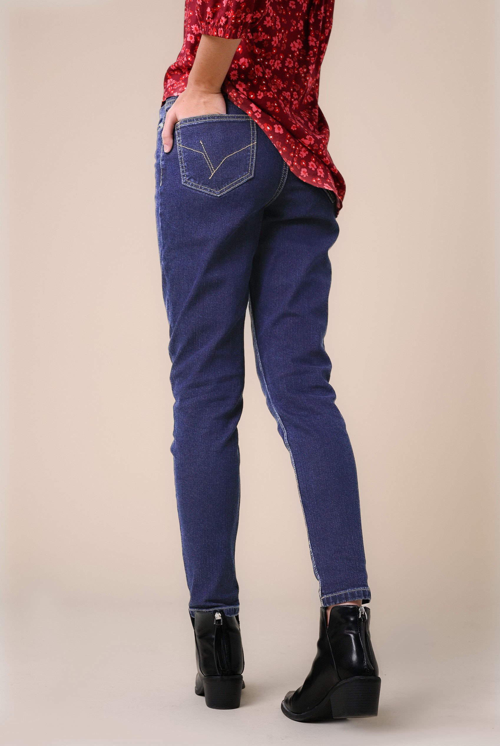 Womens Blue Tapared Leg Jeans