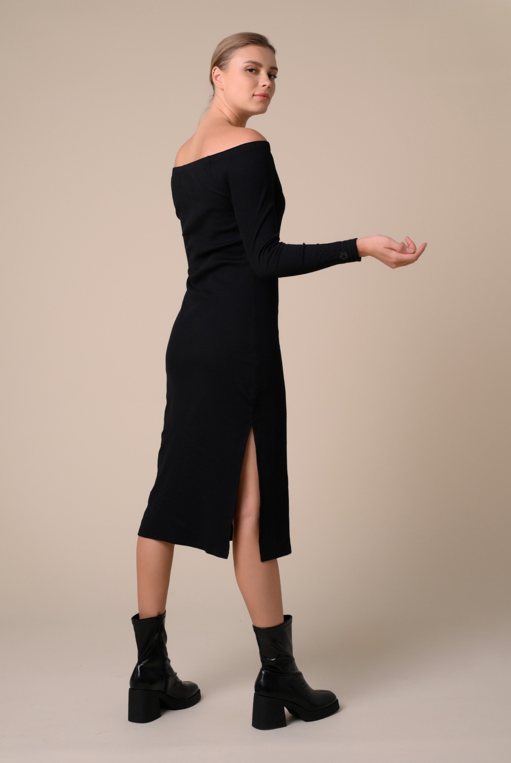 Off Shoulder Embroidery Decor Midi Dress
