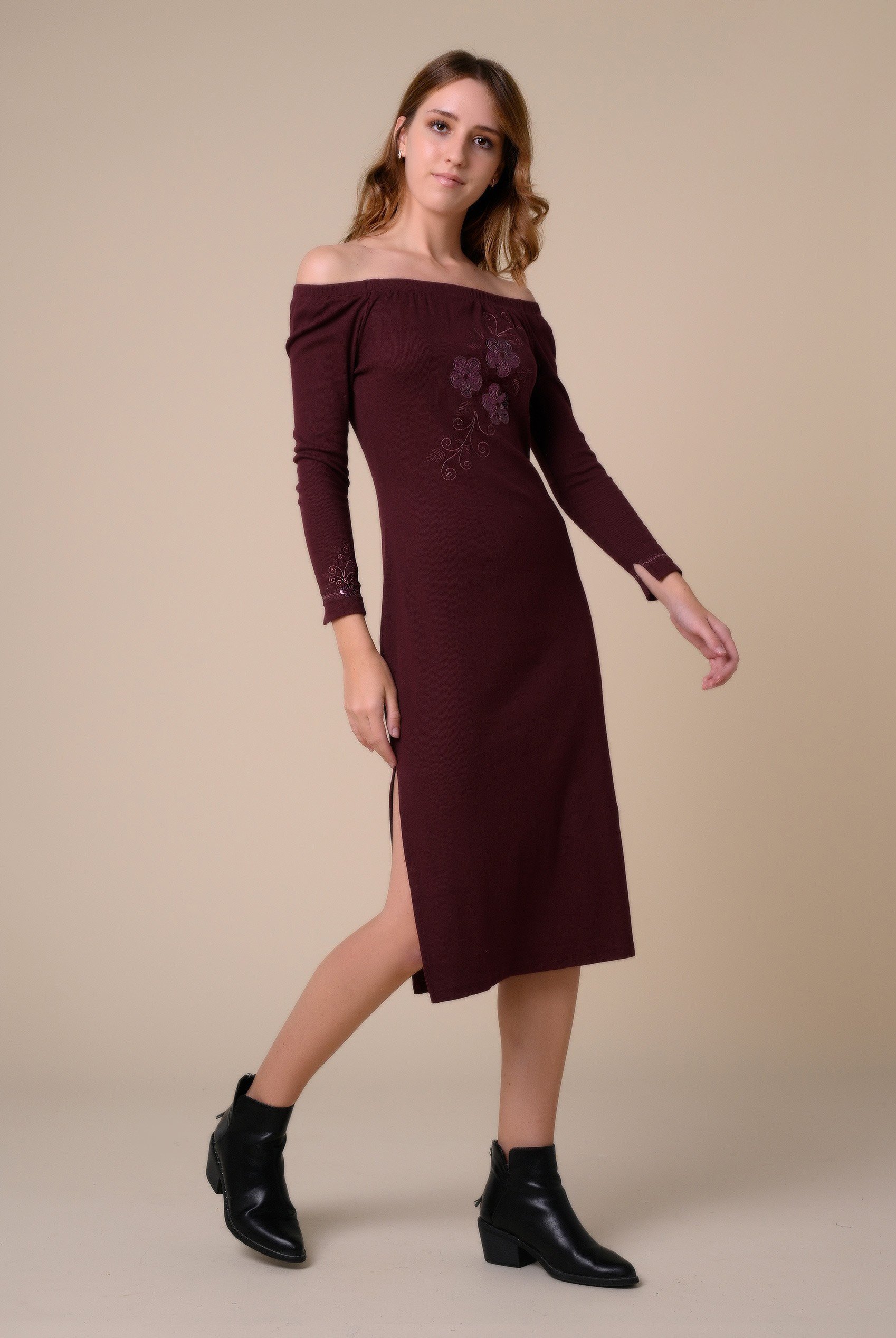 Off Shoulder Embroidery Decor Midi Dress