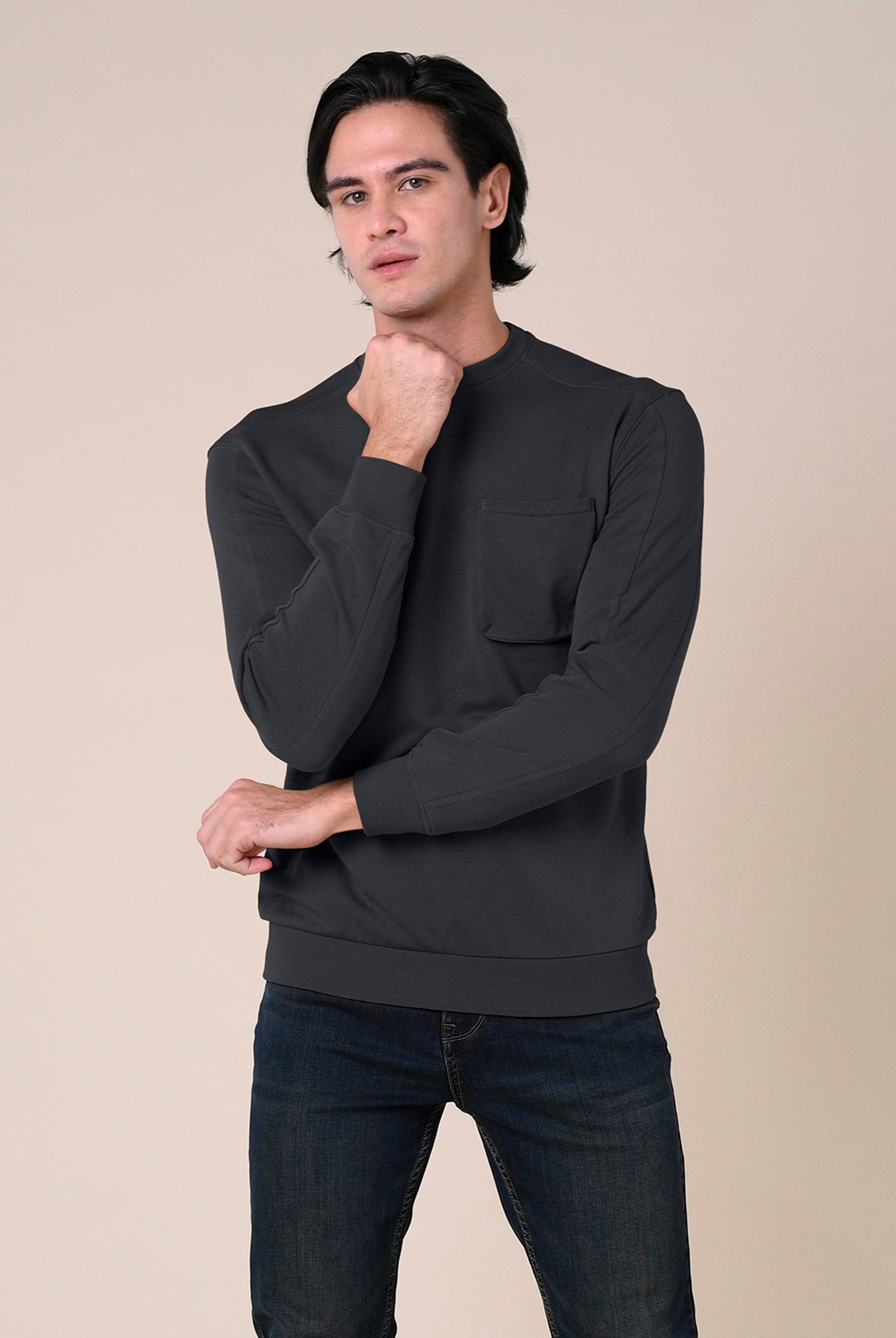 Long Sleeve Front Pocket SweatShirt